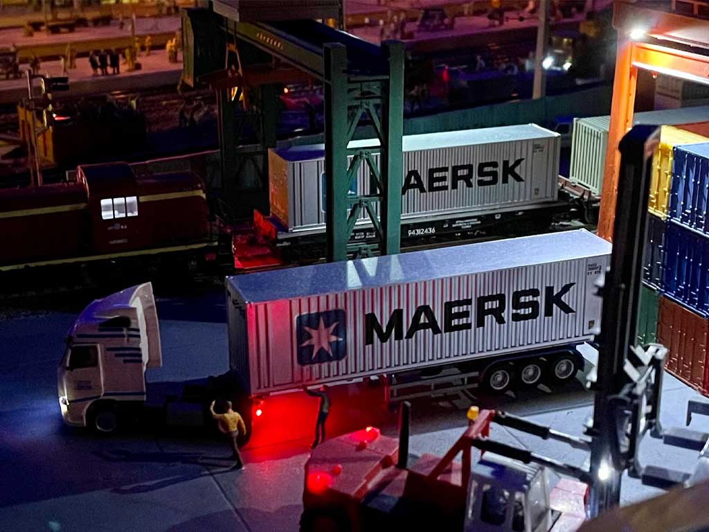 Jasa Transportasi dan Logistik